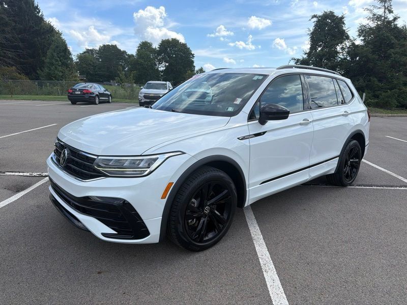 Used 2023 Volkswagen Tiguan SE R-Line FWD image 7