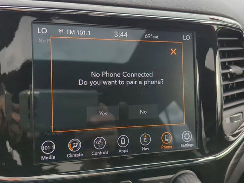 Used 2022 Jeep Grand Cherokee Laredo X image 21