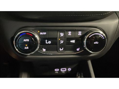 Used 2021 Chevrolet TrailBlazer LT w/ Premium Seating Package AWD/4WD image 14