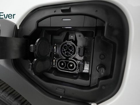 Used 2023 Subaru Solterra AWD image 23