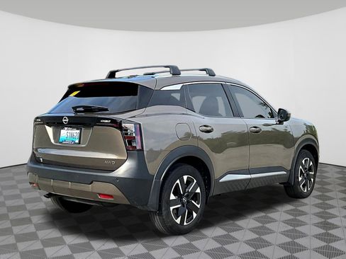 Used 2025 Nissan Kicks SV w/ SV Premium Package AWD/4WD image 6