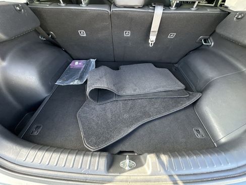 Certified 2023 Kia Niro EX image 21