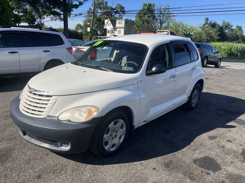 Used 2009 Chrysler PT Cruiser FWD image 2