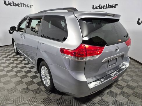 Used 2013 Toyota Sienna XLE image 4