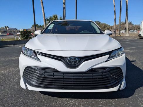 Used 2020 Toyota Camry LE image 9