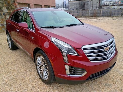Used 2017 Cadillac XT5 Premium Luxury w/ Advanced Security Package image 2