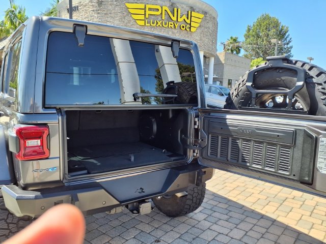 Used 2021 Jeep Wrangler Unlimited Rubicon 4xe w/ Cold Weather Group AWD/4WD image 7