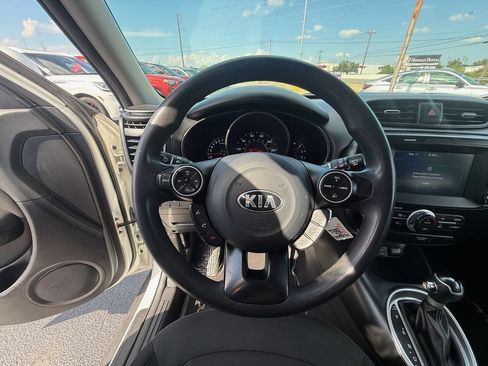Used 2019 Kia Soul + FWD image 16