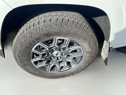 Used 2024 Chevrolet Colorado Z71 w/ Z71 Convenience Package 2 image 31