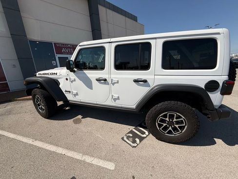Used 2025 Jeep Wrangler Unlimited Rubicon image 4