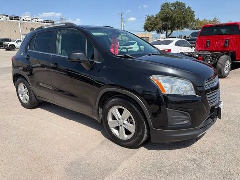 Used 2016 Chevrolet Trax LT w/ LT Convenience Package FWD image 1