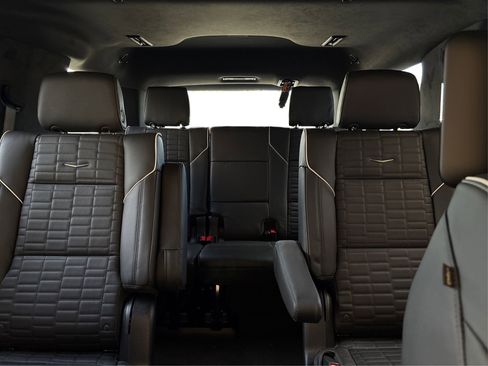 New 2026 Cadillac Escalade Platinum Sport w/ LPO, ONYX Package image 17