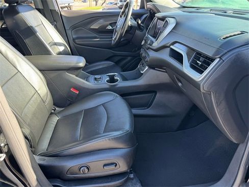 Used 2022 GMC Terrain SLT w/ Infotainment Package II image 13