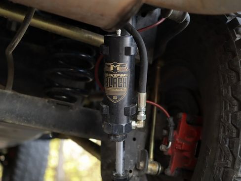 Used 2016 Jeep Wrangler Unlimited Rubicon w/ Connectivity Group image 37