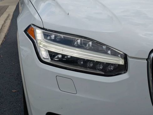 Used 2020 Volvo XC90 T6 Momentum AWD/4WD image 10