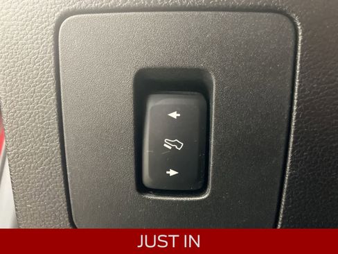 Used 2017 Ford F150 XLT w/ Equipment Group 302A Luxury image 17