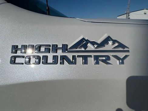 Used 2022 Chevrolet Silverado 1500 High Country w/ Technology Package image 21