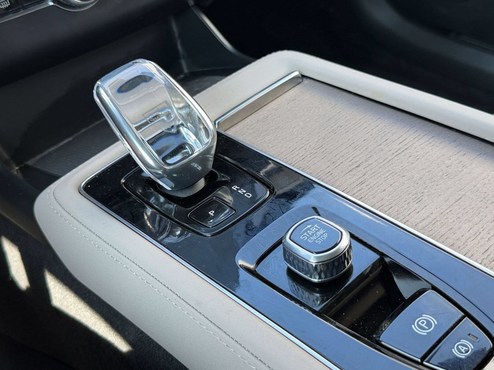 Certified 2026 Volvo XC90 B6 Plus AWD/4WD image 16