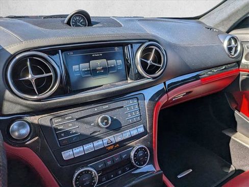 Used 2018 Mercedes-Benz SL 63 AMG image 12