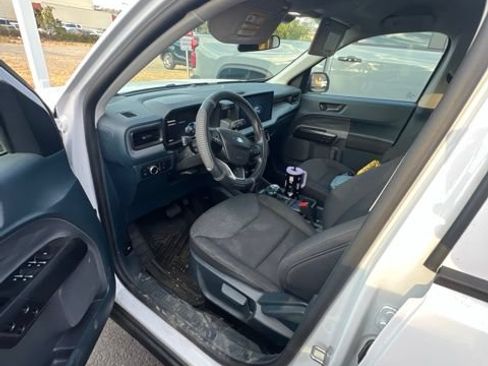 Used 2025 Ford Maverick XL FWD image 4