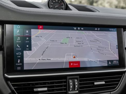 Used 2020 Porsche Cayenne Turbo image 21