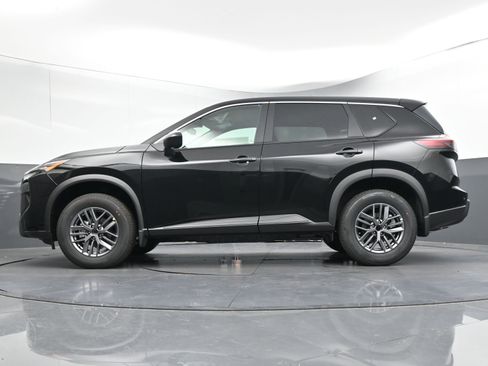 Certified 2025 Nissan Rogue S image 17