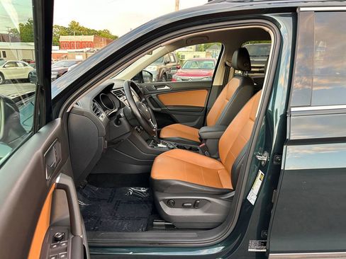 Used 2018 Volkswagen Tiguan SE w/ 18" Alloy Wheels Package AWD/4WD image 14