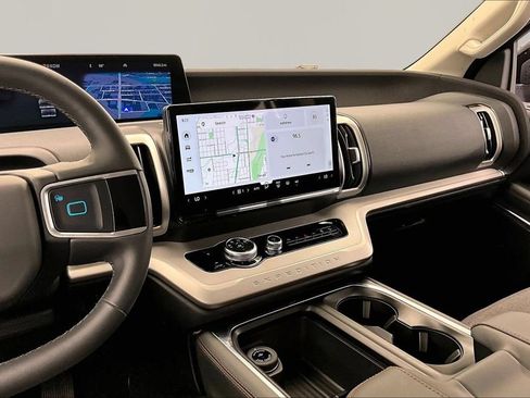 Certified 2025 Ford Expedition Active AWD/4WD image 6