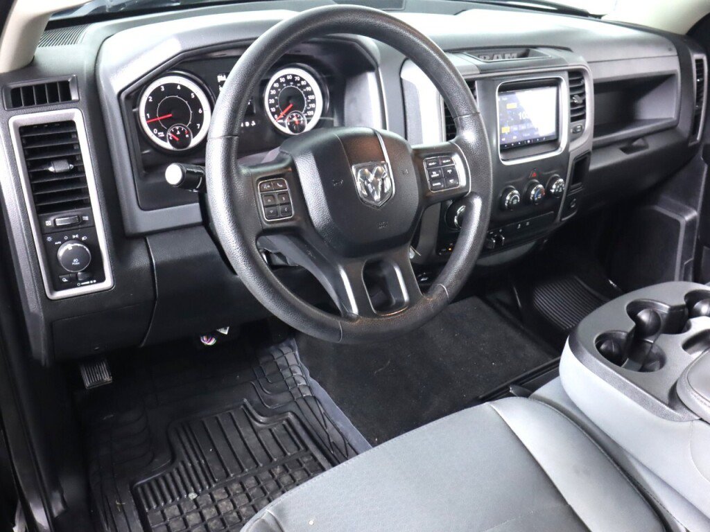Used 2017 RAM 1500 Express AWD/4WD image 9