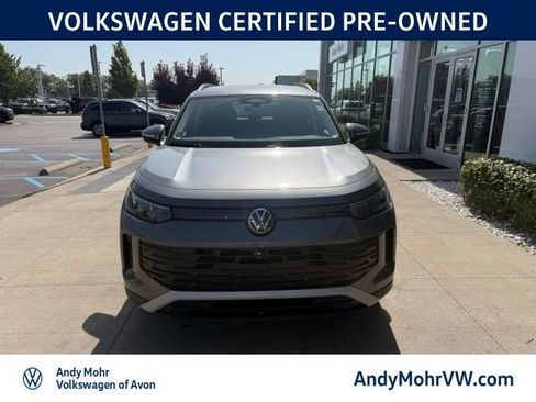 Used 2026 Volkswagen Tiguan SE AWD/4WD image 2