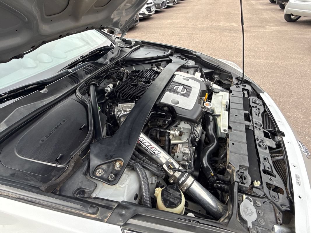 Used 2011 Nissan 370Z Coupe RWD image 12