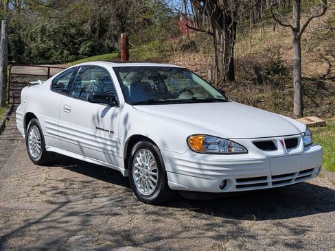 Used 2001 Pontiac Grand Am SE w/ Solid Value Appearance Pkg FWD image 5