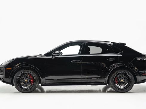 Used 2021 Porsche Cayenne GTS image 11