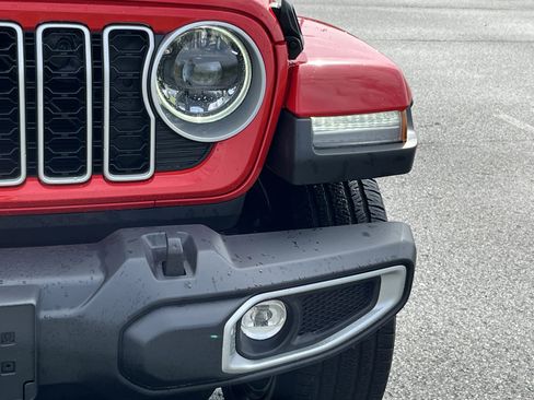 Used 2025 Jeep Wrangler Unlimited Sahara w/ Safety Group image 10