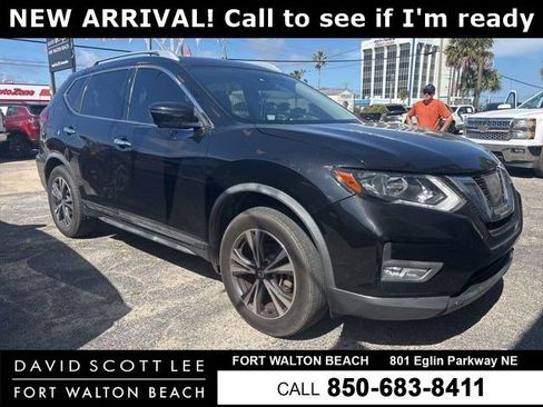 Used 2017 Nissan Rogue SL image 1