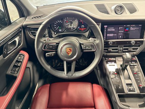 Certified 2026 Porsche Macan S AWD/4WD image 17