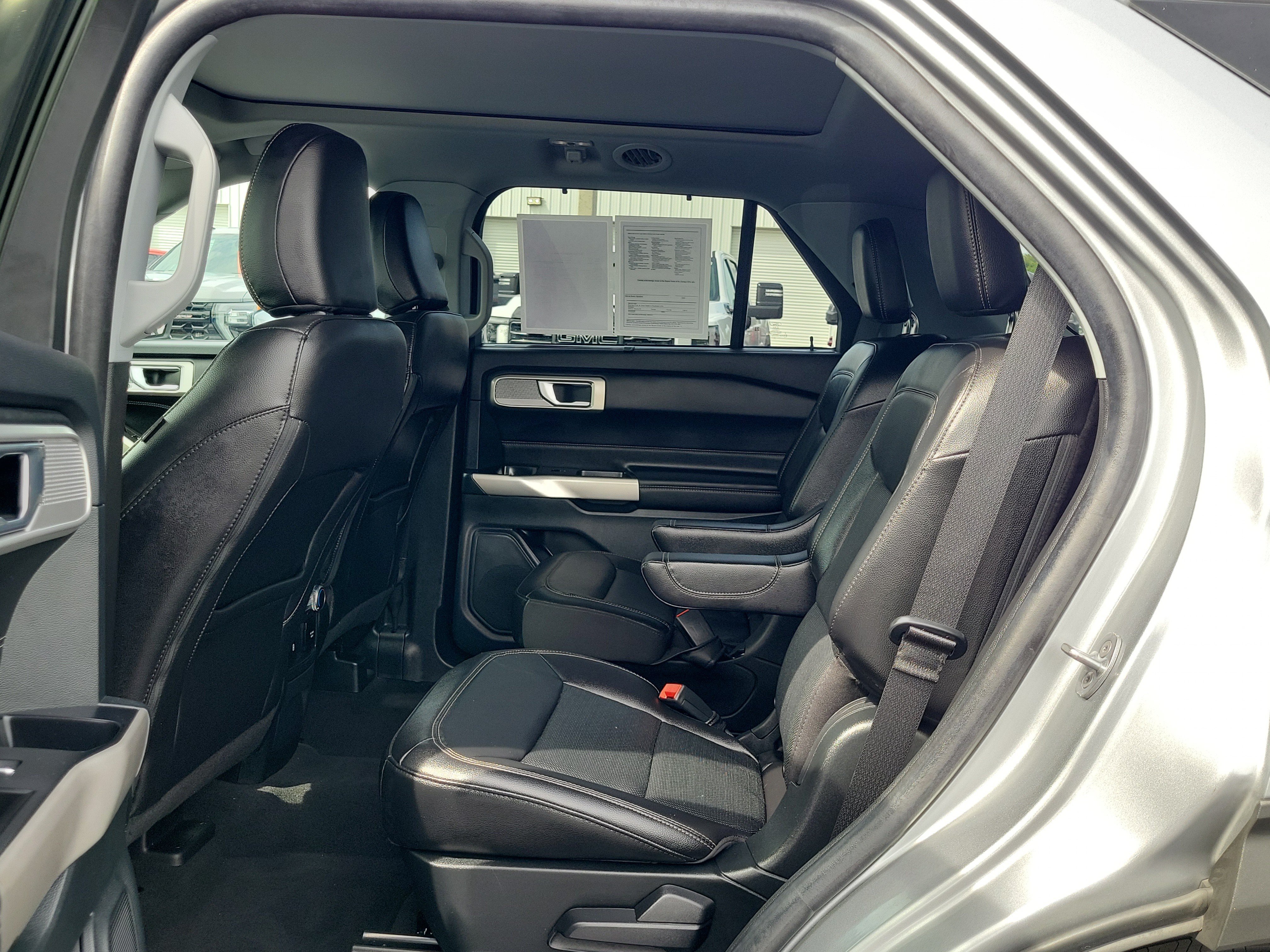 Used 2023 Ford Explorer Limited w/ Equipment Group 301A RWD image 14
