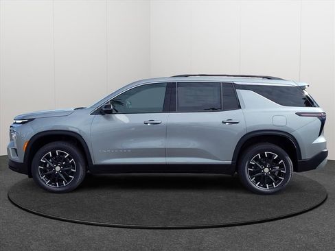 New 2026 Chevrolet Traverse LT w/ Sun and Wheel Package image 2