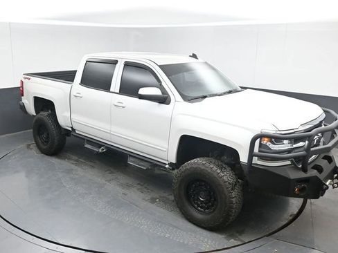Used 2018 Chevrolet Silverado 1500 LT w/ All Star Edition AWD/4WD image 31