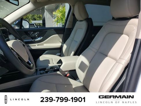 New 2026 Lincoln Corsair Premiere image 18