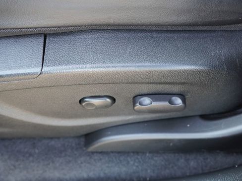 Used 2019 Chevrolet Trax LT w/ LT Convenience Package image 21