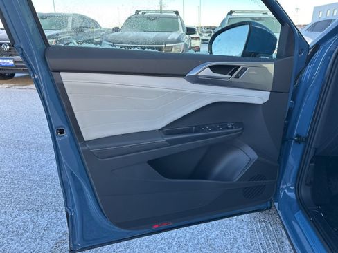 New 2026 Volkswagen Taos SEL AWD/4WD image 13