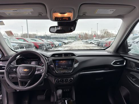Used 2023 Chevrolet TrailBlazer LT w/ Convenience Package image 27