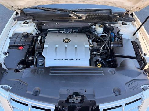 Used 2009 Cadillac DTS Luxury I w/ Sun And Navigation Package image 21