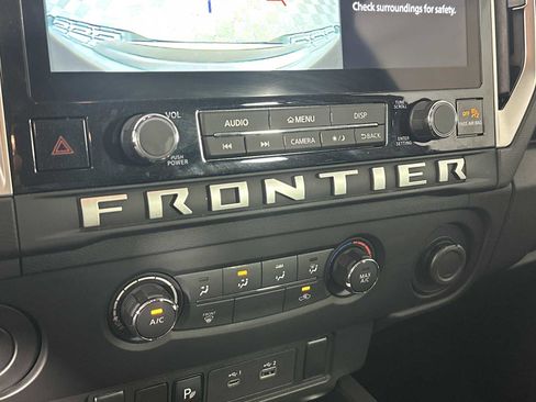 Used 2025 Nissan Frontier SV RWD image 37