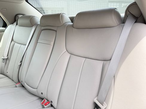 Used 2009 Cadillac DTS w/ Trunk Convenience Package FWD image 17