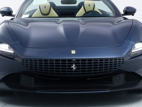 Certified 2025 Ferrari Roma Spider RWD image 13
