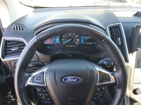 Used 2023 Ford Edge SEL image 17