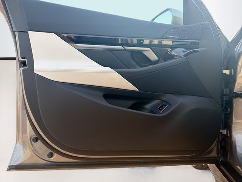 New 2026 BMW 530i w/ Convenience Package image 22