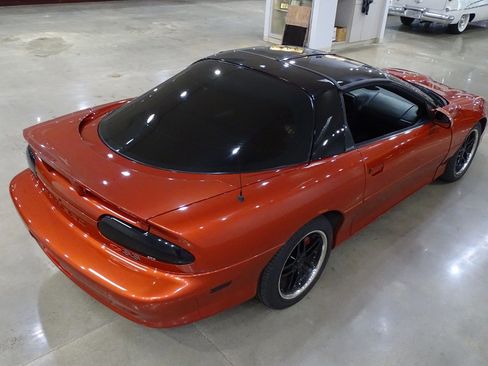 Used 2001 Chevrolet Camaro Z28 w/ SS Performance/Appearance Pkg RWD image 14